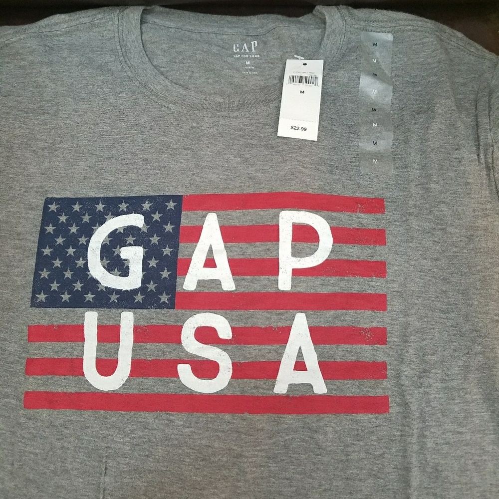Gap tee NWT